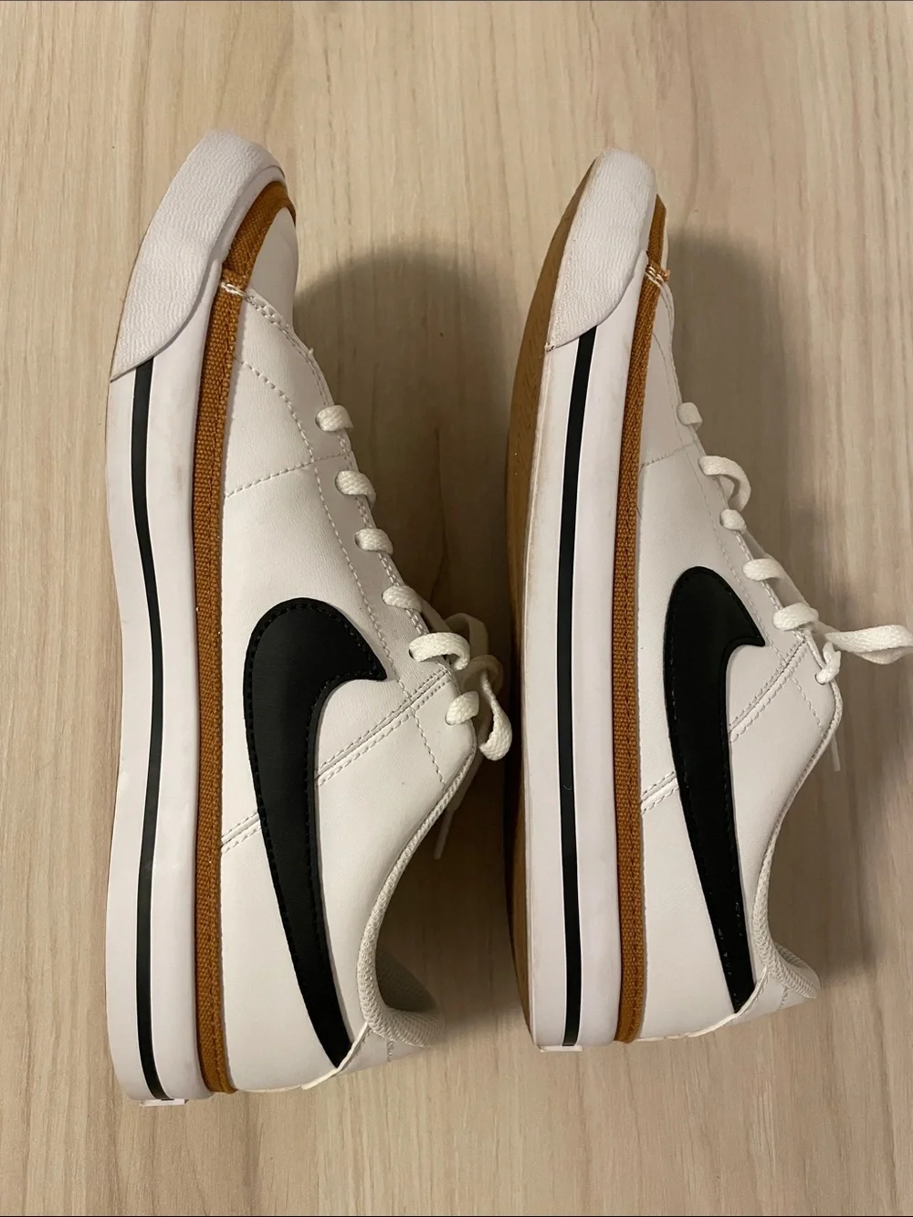 Nike court legacy